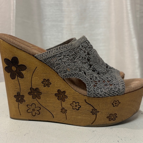 Sbicca Carolena Gray Crochet Wood Wedge Platform Sandals 9 - Picture 11 of 14